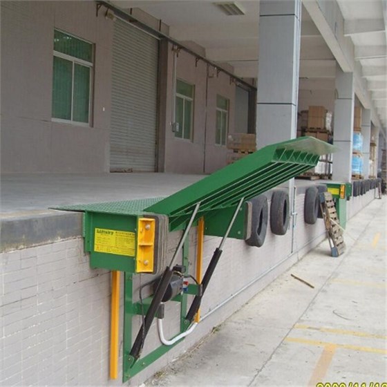 無地坑固定登車橋