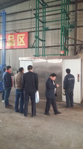 導(dǎo)軌升降貨梯客戶現(xiàn)場考察