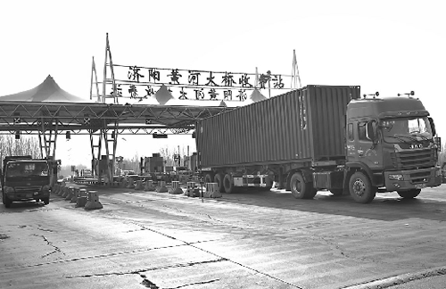 升降機(jī)廠家關(guān)注免費(fèi)過黃河