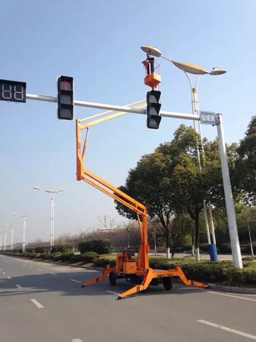 曲臂式升降機