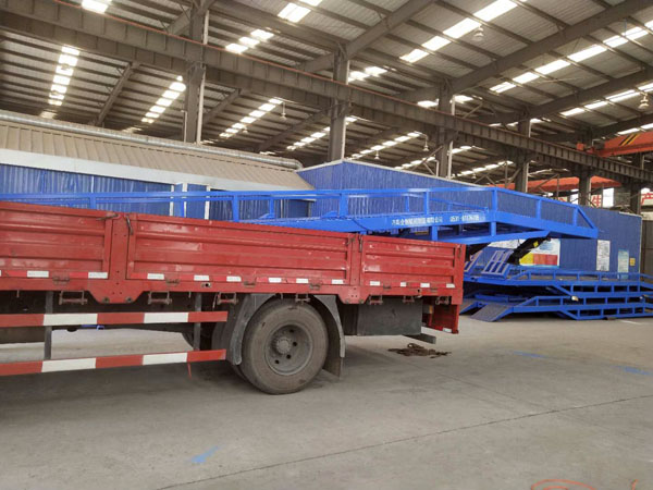 移動登車橋 (1) 移動登車橋 (1)