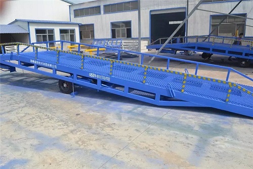 10噸移動式登車橋