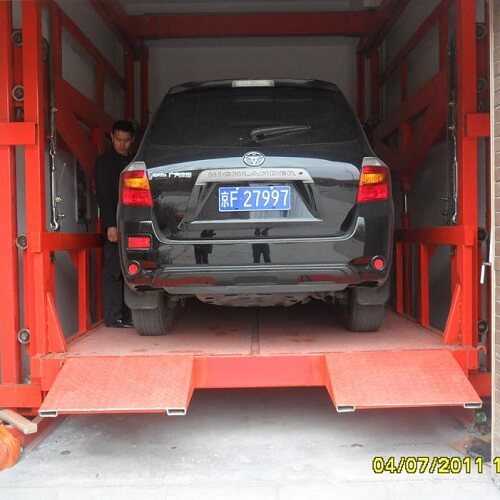 載車用鏈條雙體導(dǎo)軌式升降平臺(tái)，適用于車庫(kù)、4S店的汽車運(yùn)輸場(chǎng)所 