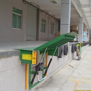 無地坑固定式登車橋