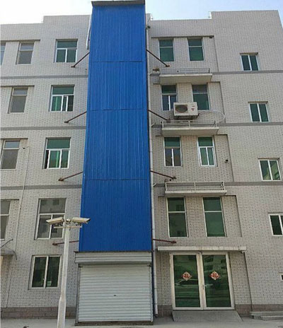 室外帶防護導軌式升降平臺