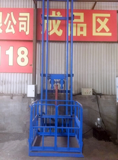 1；4結構導軌液壓貨梯