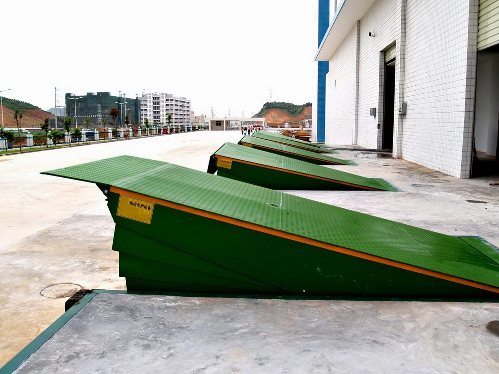  固定登車橋